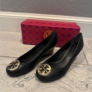 Tory Burch the wedge pump New, never worn perfect condition